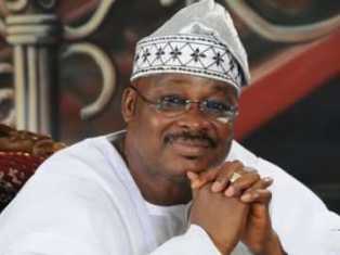 Governor Abiola Ajimobi of Oyo State insulted and talked down on students. He's a disgrace